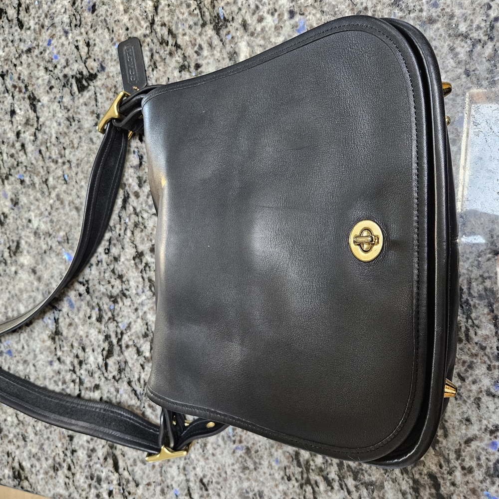Vintage Coach Leather Shoulder Bag with Gold Accents-GUC